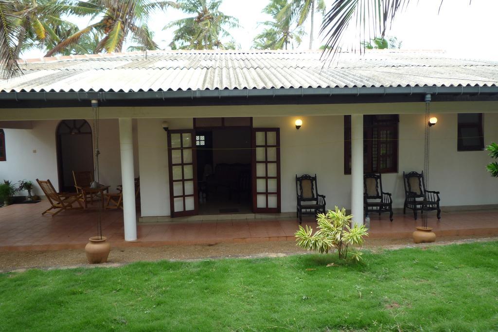 Beach House Negombo Quarto foto
