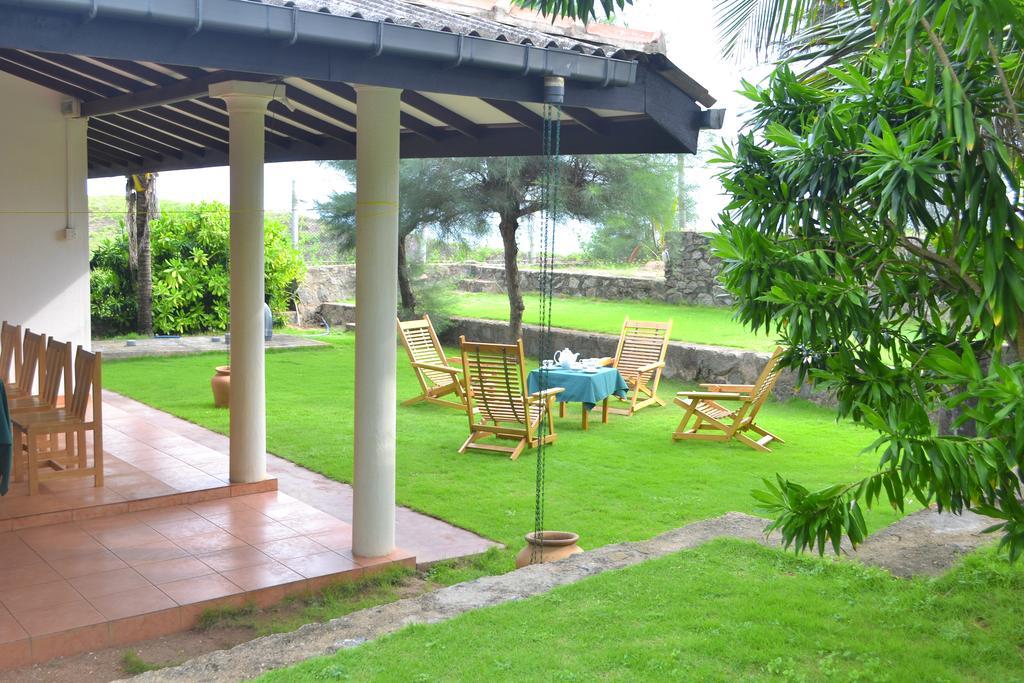 Beach House Negombo Exterior foto